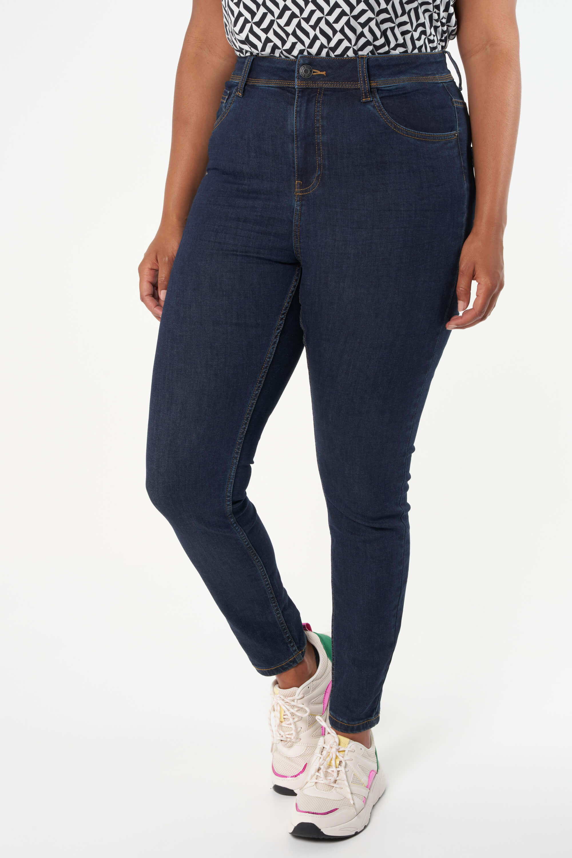Skinny-Leg-Jeans CHERRY mit hohem Bund image number 5