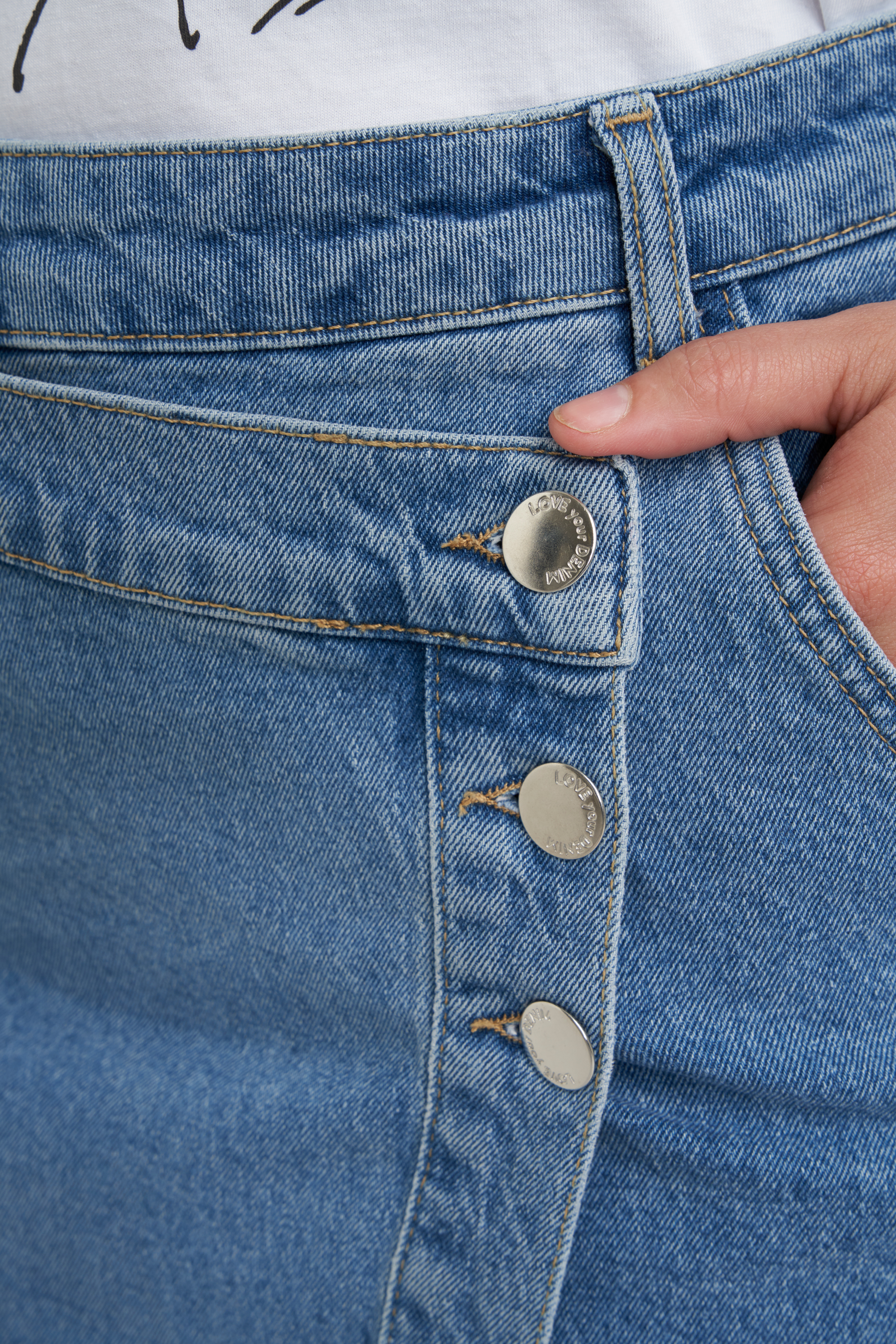 Jeans-Shorts mit Überschlag image number 4