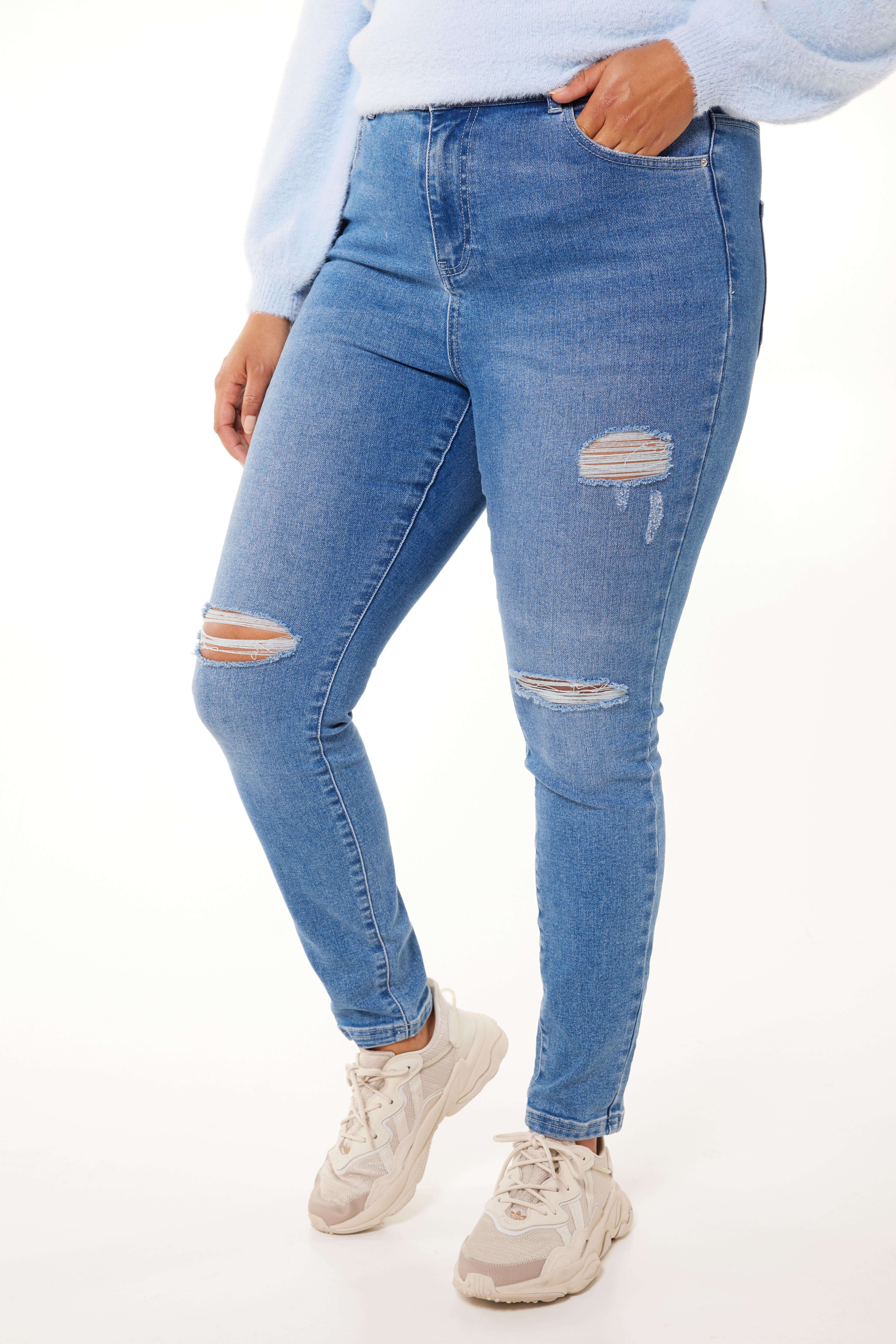Jeans mit Destroyed-Detail image 5