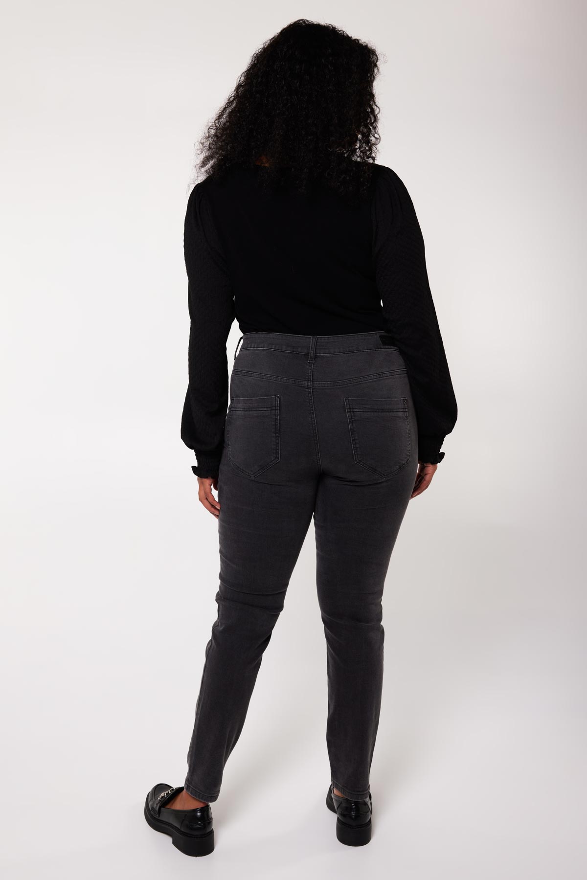 IRIS Slim-Leg Jeans image number 3