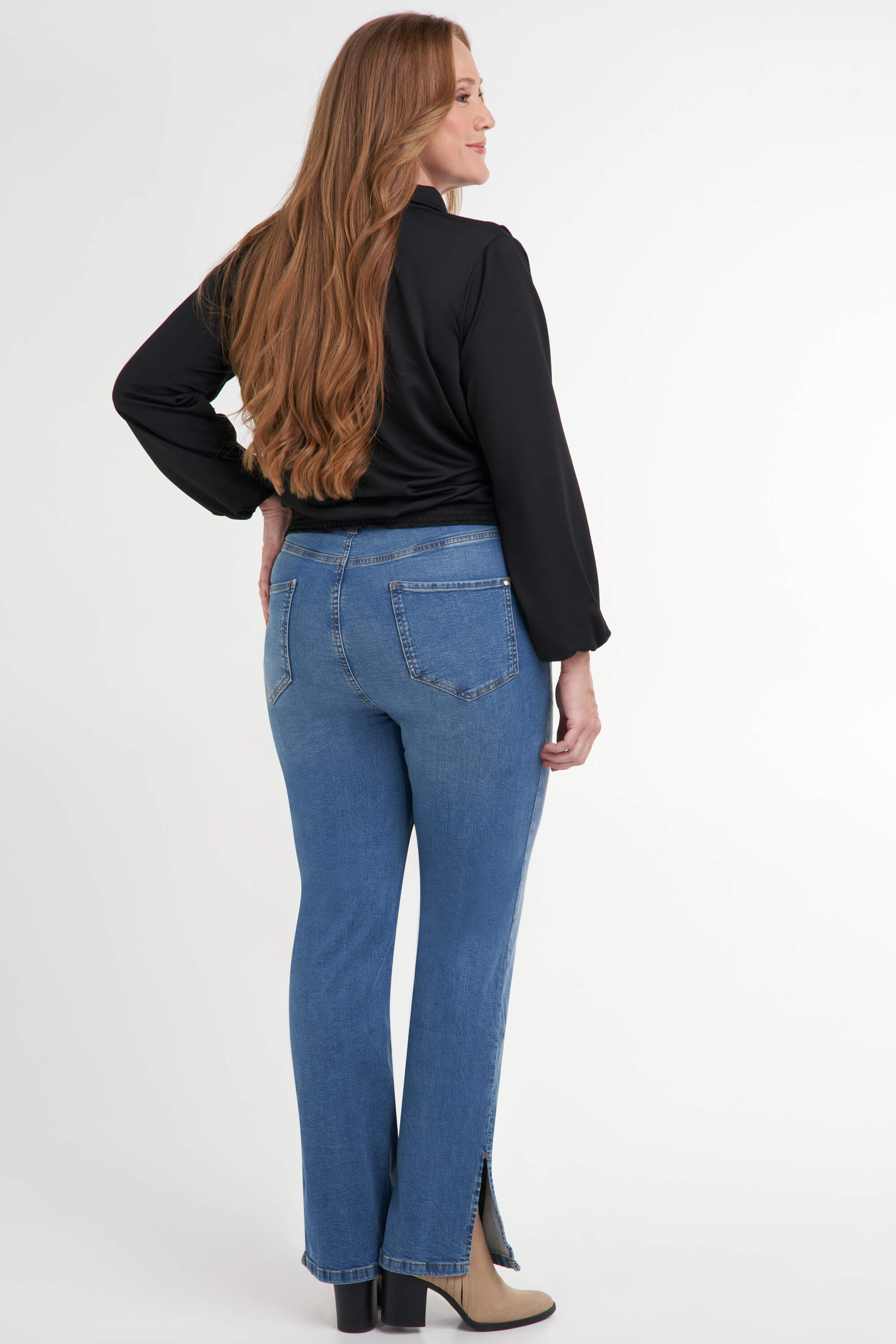 Jeans mit hoher Taille und Schlitz  image number 0