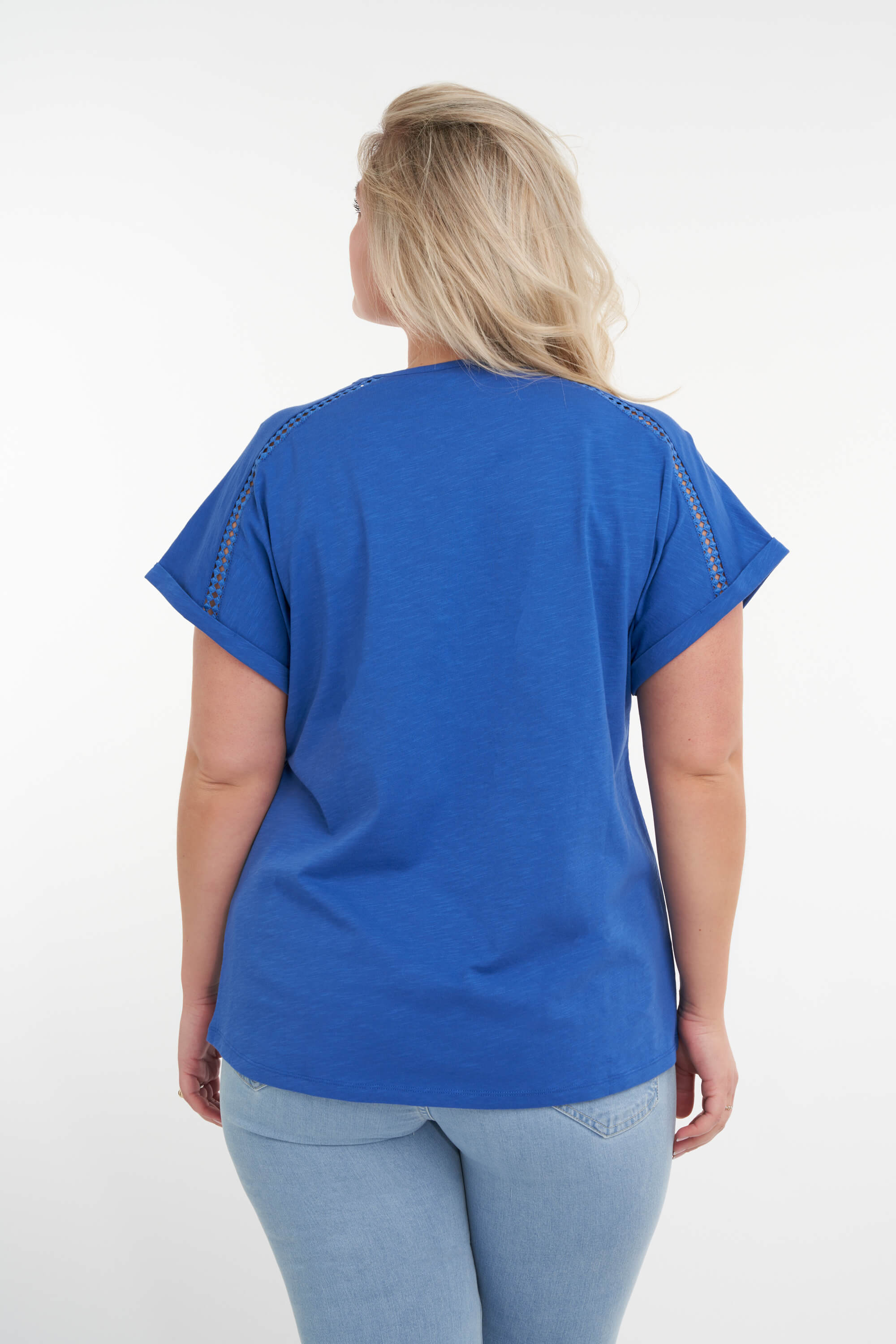 T-Shirt mit Lochmuster  image 3