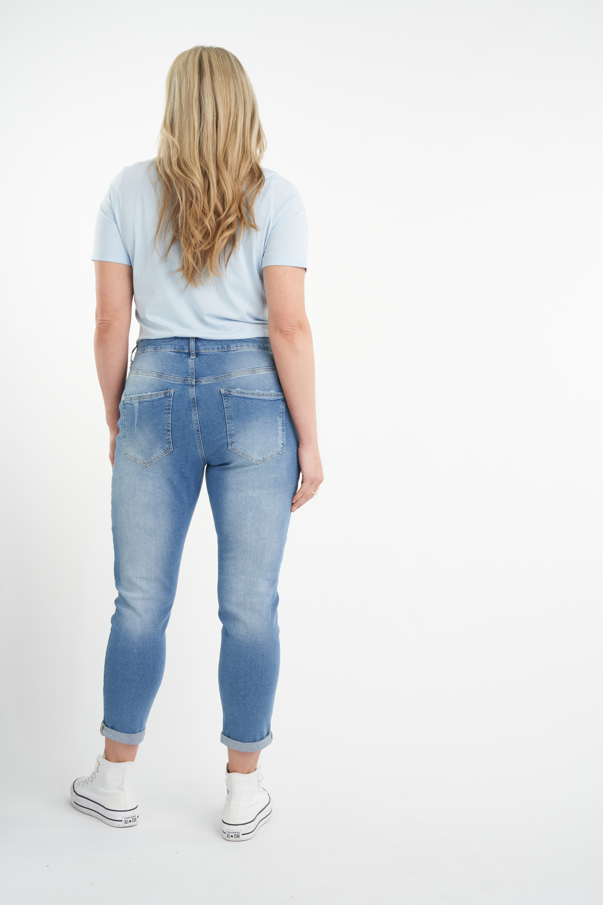 Jeans mit Patches  image number 3
